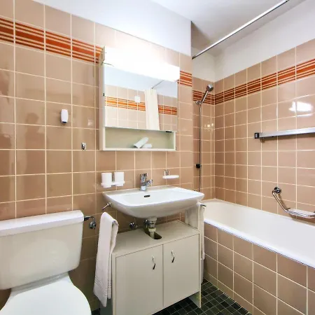 Apartman Ringstrasse - Utoring-14 By Interhome *